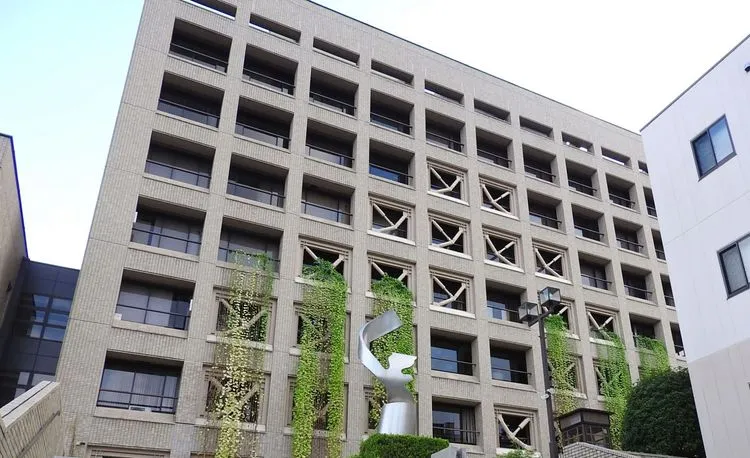 誠(佐藤二朗)たちが所属する警視庁沼袋警察署 — 柏市役所 - メインビュー 1