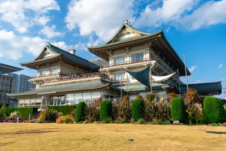 架空の劇場「日乃本座」として何度も登場する旧琵琶湖ホテル本館 — びわ湖大津館 - メインビュー 1