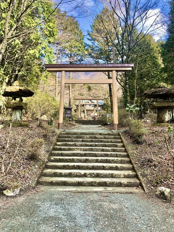 鈴原トウジと相田ケンスケが観戦していた場所 — 公時神社 - メインビュー 4