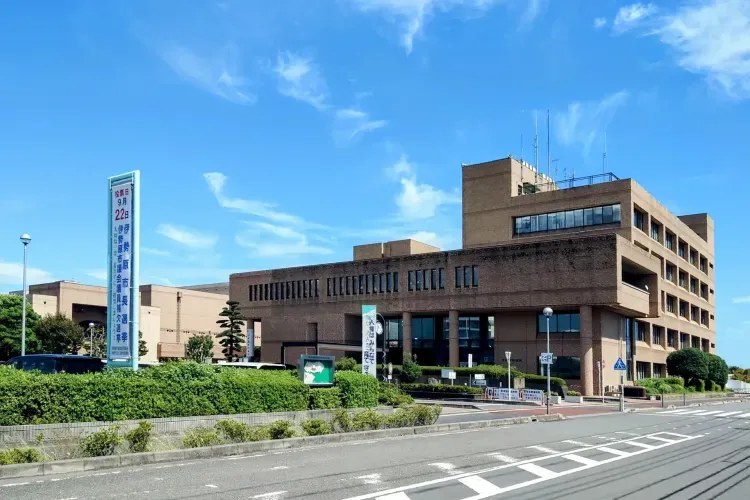 秦野小夜子が相談員を務める市役所 — 伊勢原市役所 - メインビュー 2