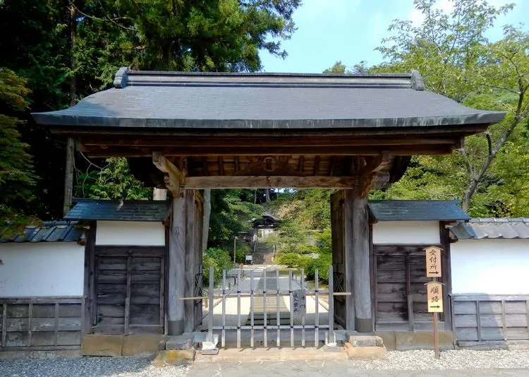 オープニングに登場する寺 - メインビュー 4