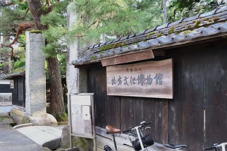 数子(戸田恵梨香)と三田の婚礼が執り行われた大広間 — 北方文化博物館 - メインビュー 2