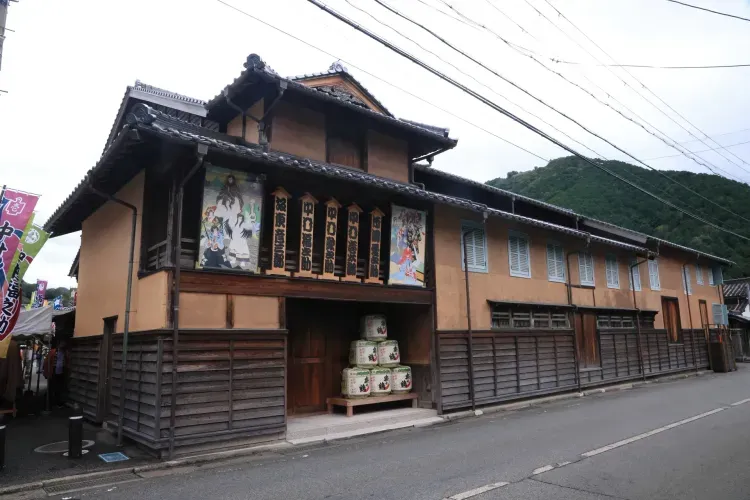 喜久雄と俊介が『二人藤娘』を演じる近畿最古級の芝居小屋 — 出石永楽館 - メインビュー 4