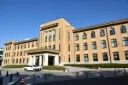 架空の「古田警察署」として登場する昭和初期築の県庁舎 — 山梨県庁舎別館