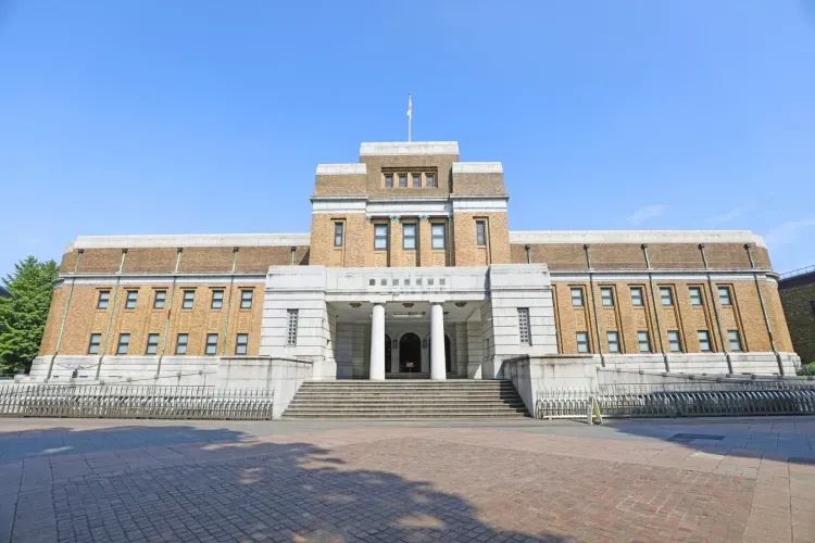カンナ(松たか子)が恐竜の化石を見上げる博物館 — 国立科学博物館 - 現地撮影写真 2