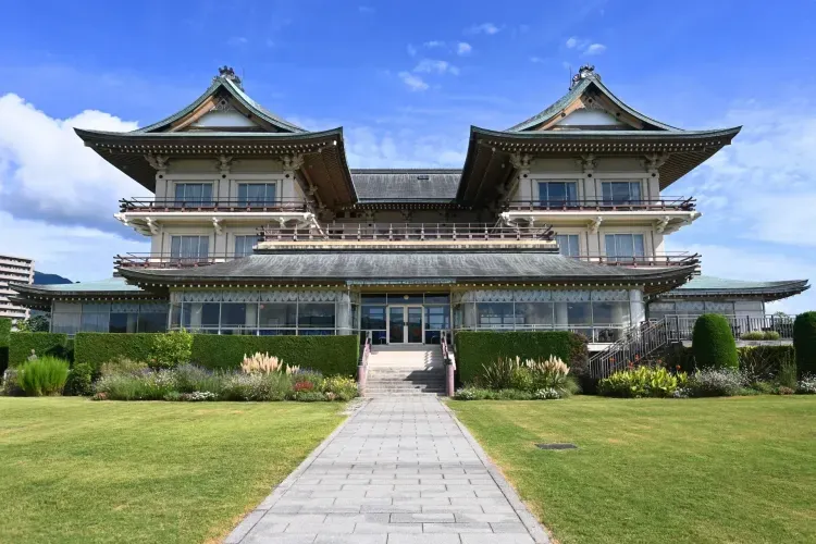 架空の劇場「日乃本座」として何度も登場する旧琵琶湖ホテル本館 — びわ湖大津館 - 現地撮影写真 3
