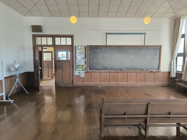 桜高軽音部の部室のモデルとなった旧校舎 — 豊郷小学校旧校舎群（部室） - 現地撮影写真 1