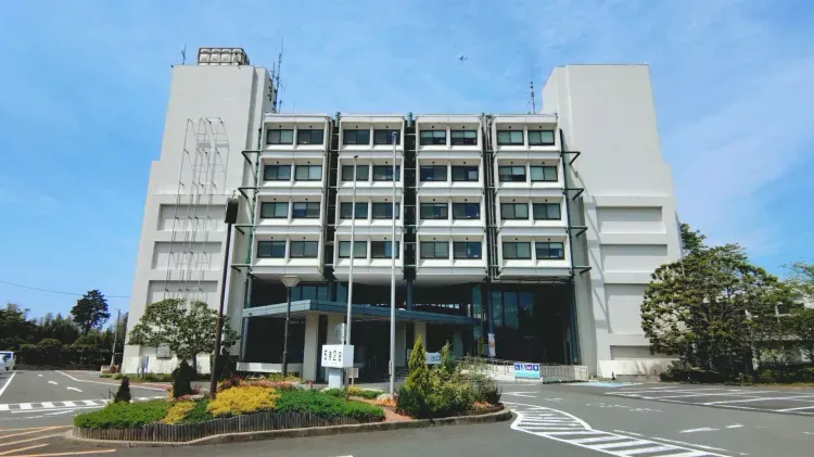 キャストが集った撮影に使われた庁舎 — 佐倉市役所 - 現地撮影写真 1