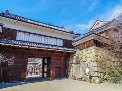 陣内家の門のモデルになった戦国の名城の櫓門 — 上田城跡公園（東虎口櫓門） - 写真 3