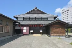 菅原奈未（出口夏希）ら高校生が研究発表大会に挑む明治の芝居小屋 — 小浜まちの駅 旭座