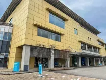 立花瀧（神木隆之介）が糸守町を調べに訪れた図書館 — 飛騨市図書館