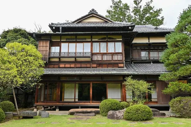 数子（戸田恵梨香）が接近する思想家・安永正隆の邸宅 — 遠山記念館 - 写真 2