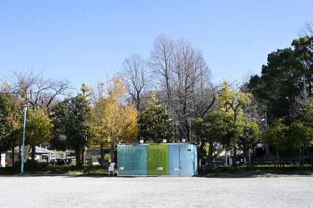 平山（役所広司）が清掃に訪れる公園のトイレ - 写真 2