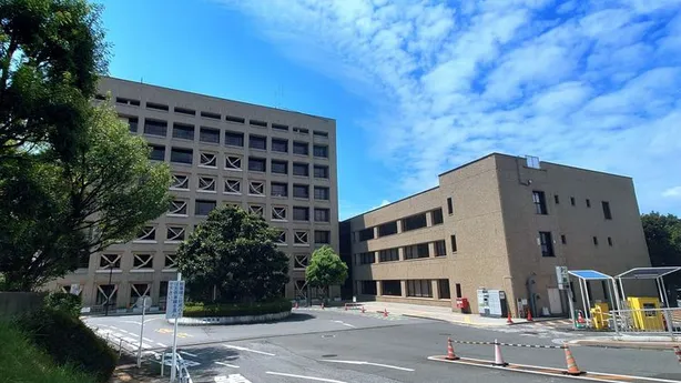 誠（佐藤二朗）たちが所属する警視庁沼袋警察署 — 柏市役所 - 写真 2