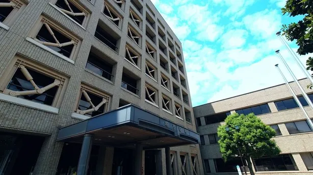 誠（佐藤二朗）たちが所属する警視庁沼袋警察署 — 柏市役所 - 写真 3