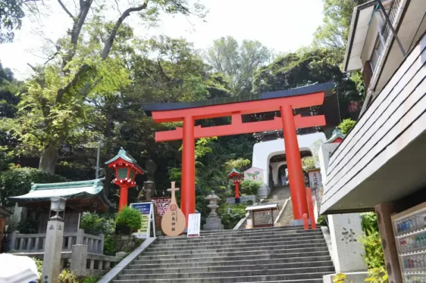 第9話で結束バンドが訪れる江の島の神社 — 江島神社（中津宮） - 写真 2